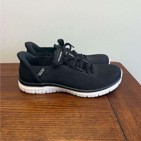 Skechers Virtue Divinity Swift Fit Hands Free Shoes‎ black Womens 6.5 NEW - Picture 2 of 6